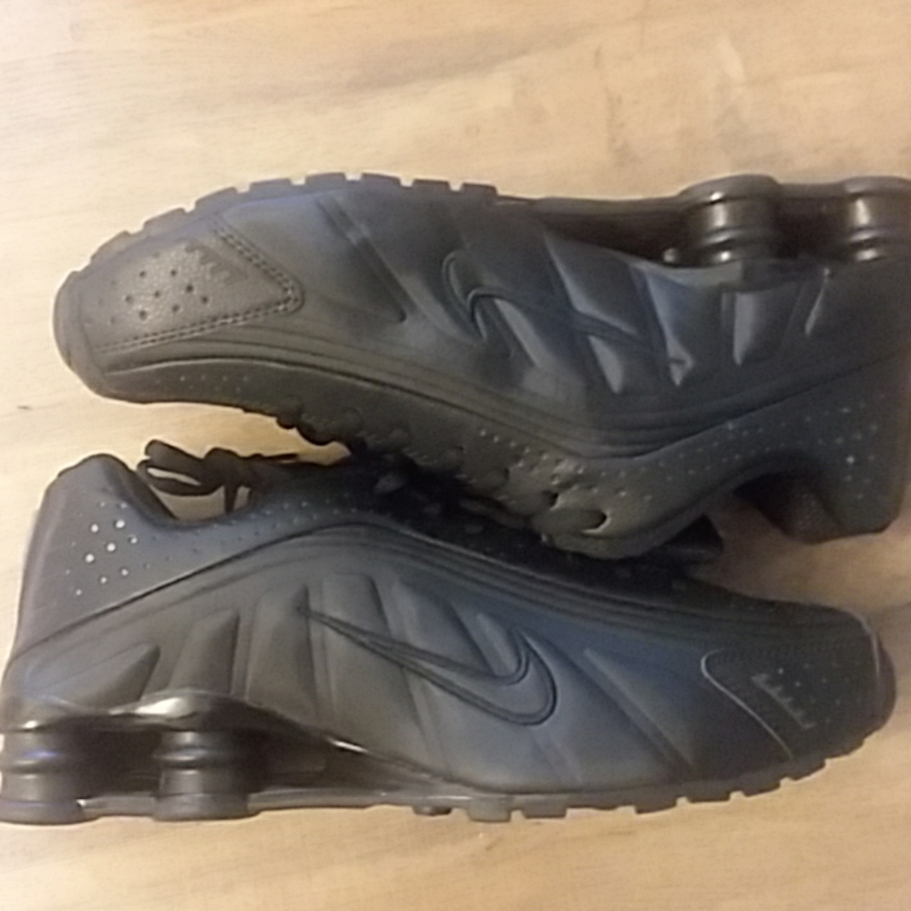 Nike Shox R4
